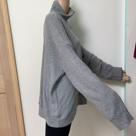 H BY BORDEAUX top Gray Waffle Knit Long Dolman Sleeve Pullover Knit - Picture 4 of 6